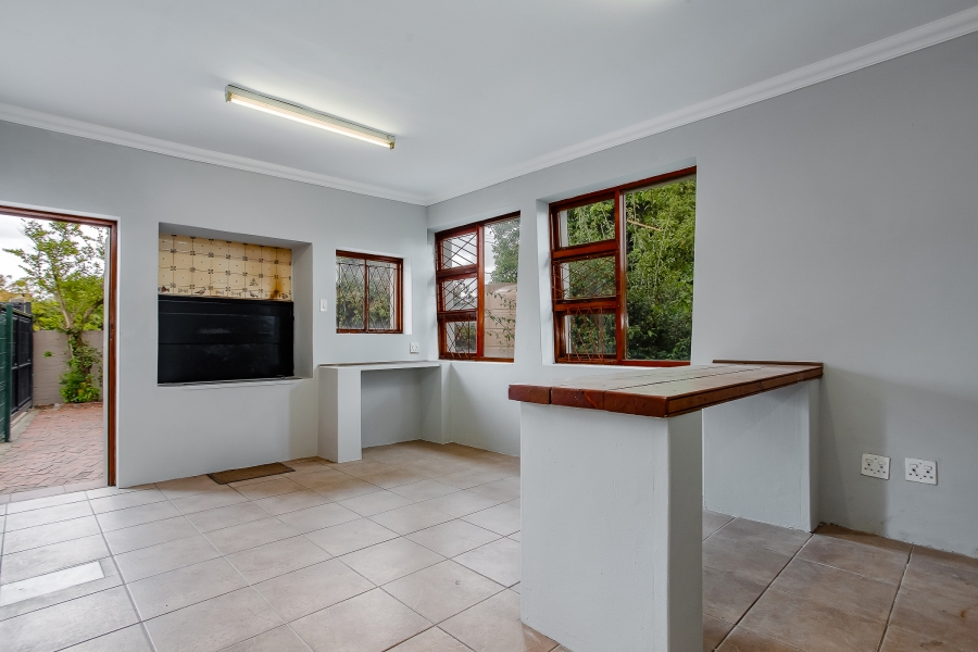 To Let 3 Bedroom Property for Rent in Denneburg Western Cape